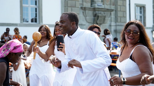 Elílí "Willkommen:Afrikaner-Wallfahrt-Einsiedeln-Bild-von-Vera-Ruttimann-800x450.jpeg"